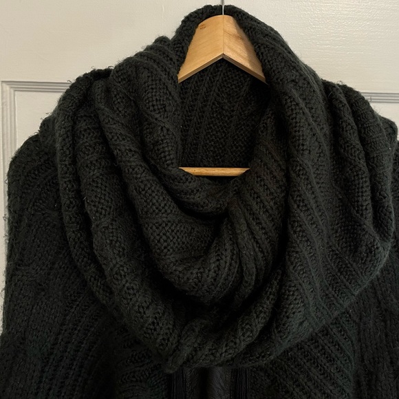 S&G Fringe Cape - Hooded Knit and Leather Poncho - Picture 6 of 13